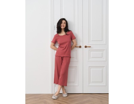 Комплект капри и футболки Nicoletta Арт: 46000-3 / Бордовый /